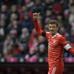 Müller establece récord y anota para mantener al Bayern en la cima de la Bundesliga