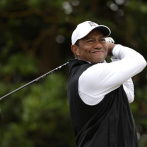 Tiger Woods, pese a las lesiones, apunta a la victoria en torneo de Riviera