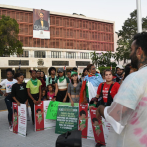 Activistas LGBTIQ+ y de las tres cáusales protestan frente al Congreso por código penal