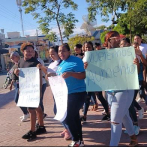 Empleados Loteka y La Soñadora protestan en demanda de salario mínimo y otras reivindicaciones