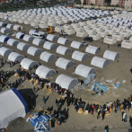 Las víctimas del terremoto de Turquía duermen en trenes, tiendas de campaña e invernaderos