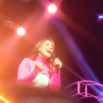 Nathalie Hazim comenzó este viernes su gira “Desde cero” en Santo Domingo