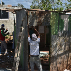 Desalojados de La Ecológica vuelven a construir sus casas