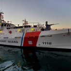 Repatrian a 27 dominicanos tras interceptar su barco en aguas de Puerto Rico