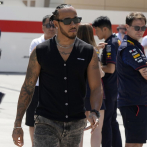 Hamilton podrá correr en Bahrein con su arete en la nariz