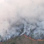 El incendio forestal en Valle Nuevo aumentó su intensidad el sábado