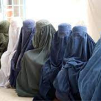 Talibanes fuerzan a afganas divorciadas a volver con maridos maltratadores