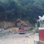 Faltan camiones de agua para sofocar fuego en vertedero de Jarabacoa