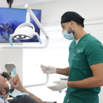 El dentista Mario García explica lo que conlleva colocarse un implante dental