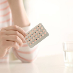 Todos los anticonceptivos hormonales aumentan el riesgo de cáncer de mama, indica estudio