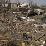 Suben a 26 los muertos por tornados en EEUU, con miles de casas destrozadas