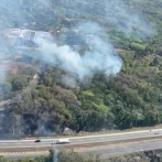 Fuerza Aérea realiza misión para frenar incendios forestales en Villa Altagracia