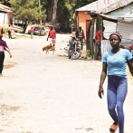A Elías Piña llega todo “con retraso” pero viven en “armonía” con los haitianos