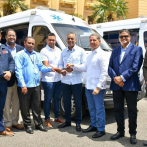 Gobierno entrega tres ambulancias para usuarios en Santo Domingo, Yaguate y Duvergé