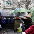 Florida prohíbe a las personas sin hogar dormir en calles y plazas