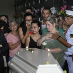 El dolor destroza a los padres después de que un atacante con hacha en Brasil matara a 4 niños