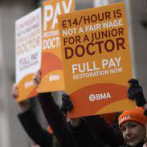 Miles de médicos en Inglaterra planean nuevo paro laboral