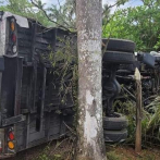 Varios muertos y heridos tras camión perder frenos e impactar en patio de escuela en Samaná