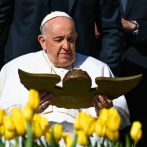 El papa pide a sanidad católica que respondan a necesidades de los excluidos