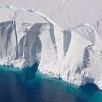 Un iceberg gigante navega hacia mar abierto después de 20 años