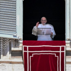 Papa Francisco dice Juan Pablo II ha sido objeto de conjeturas 