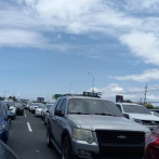 Jean Luis Rodríguez atribuye largas filas en peaje de Las Américas a que conductores no tienen paso rápido