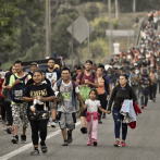 Migrantes exigen documentos y amenazan con protesta en México