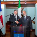 Embajador de Italia entrega distinción a Mauro Caslini