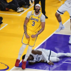 Lakers aplastan a Grizzlies 125-85 y avanzan a segunda ronda