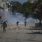 Policía haitiana dispersa a congregados ante la embajada de EEUU buscando seguridad