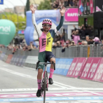 Healy gana la octava etapa mientras Roglic recupera terreno en el Giro