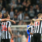 Newcastle suma ante Leicester el punto necesario para sellar clasificación a Champions