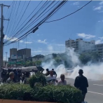 Policías y militares jubilados se lanzan a las calles y son repelidos con lacrimógenos