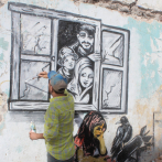Un artista callejero plasma en los muros la crónica de la guerra en Yemen