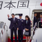 El primer ministro de Japón despide a su hijo tras la polémica por unas fotografías inapropiadas