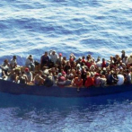 Un muerto, 14 rescatados al volcar un bote cerca de Haití