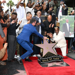 Hollywood coloca en su paseo la estrella de Tupac Shakur 27 años después de su muerte