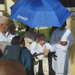 Feligreses visitan al Cardenal López Rodríguez con motivo a Corpus Christi