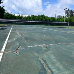 El deterioro: un jugador más de la cancha de tenis del Centro Olímpico