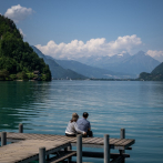El turismo causado por Netflix amenaza el embarcadero de un pueblo suizo