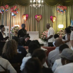 Globos, lágrimas y abrazos en funeral de niña que murió bajo custodia de Patrulla Fronteriza de EEUU