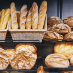 Canadá multa a una subsidiaria de Bimbo por pactar los precios del pan durante años