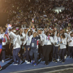 Elegancia distingue a delegación dominicana en desfile JJCC El Salvador
