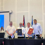 Gobiernos de RD y Cuba firman acuerdo para el fortalecimiento conectividad aérea