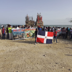 Comunitarios de Los Negros se moviliza en protesta de barcazas instaladas en Azua