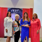 Luisa Feliz recibe reconocimiento por sus aportes al sector turístico