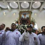 Veneran imagen de Cristo en medio de prohibiciones a iglesia en Nicaragua
