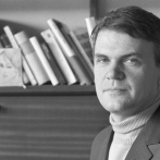 El escritor Milan Kundera, un aislado y renombrado de obras disidentes