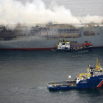 Fuertes vientos impiden remolcar buque en llamas frente a Países Bajos