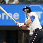 Rangers, gracias otra vez a su ofensiva, remontan y vencen a los Marlins